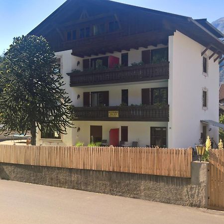 Hotel Krone Morter Bagian luar foto