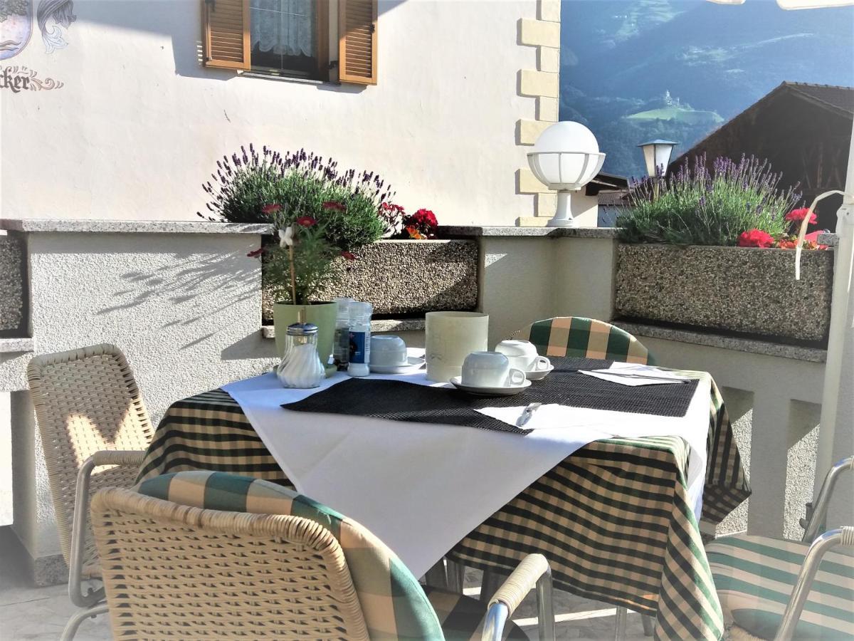 Hotel Krone Morter Bagian luar foto