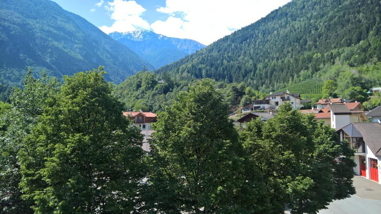 Hotel Krone Morter Bagian luar foto