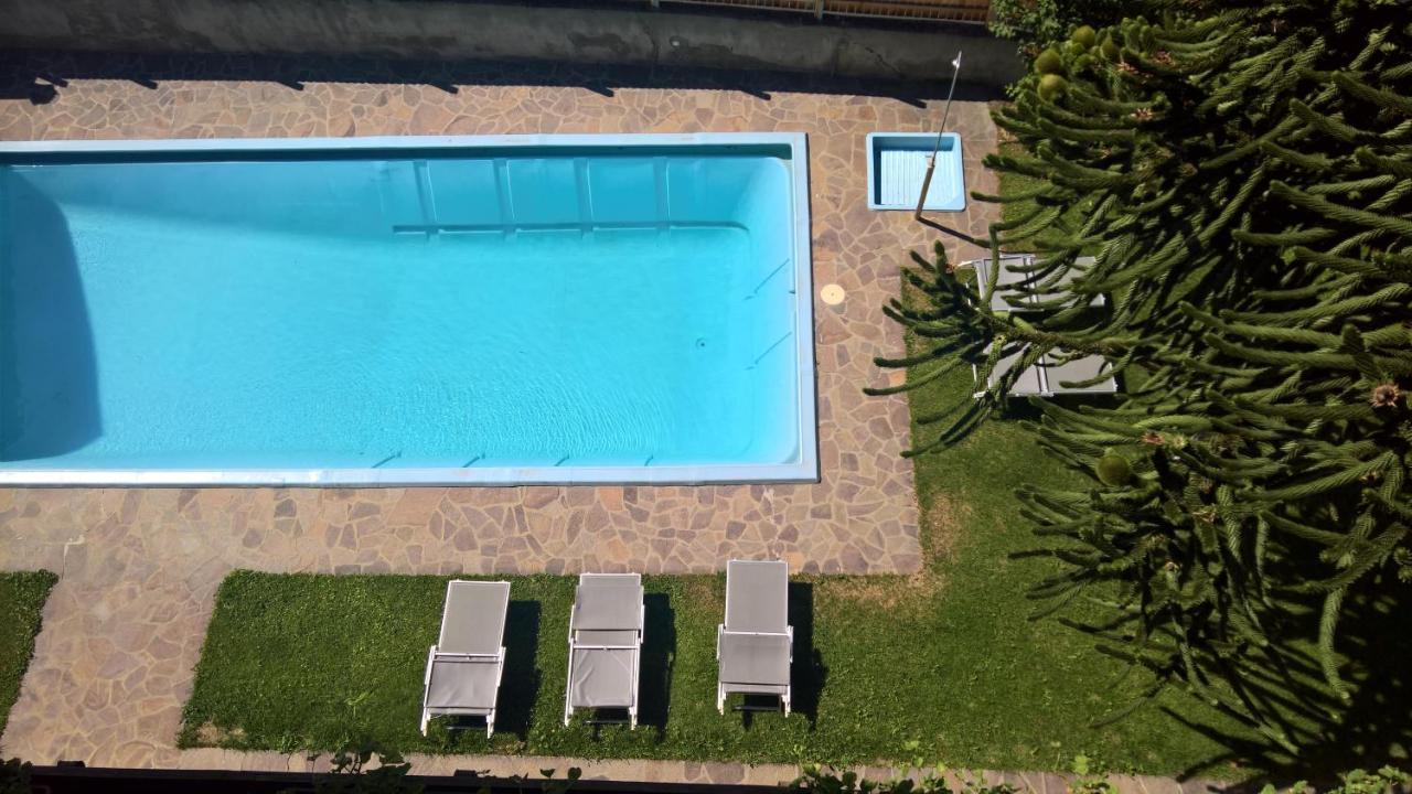 Hotel Krone Morter Bagian luar foto
