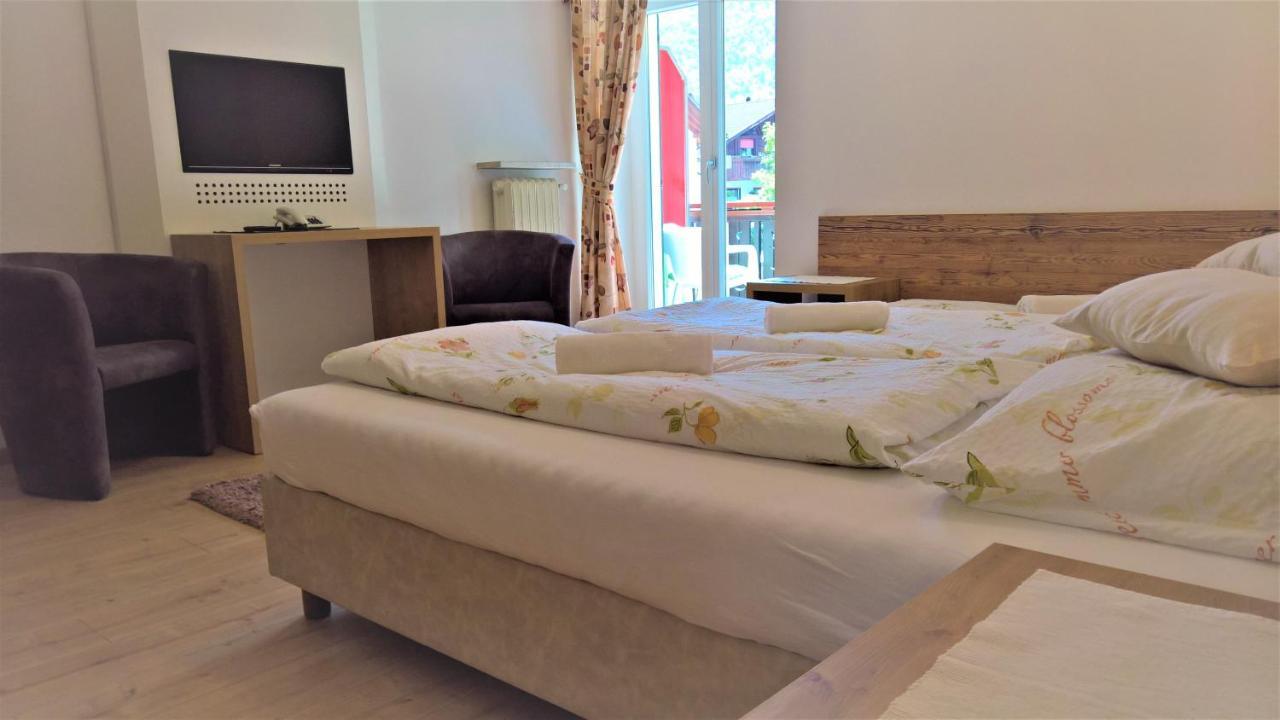 Hotel Krone Morter Bagian luar foto