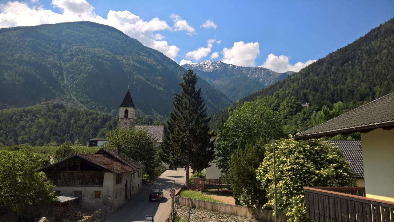 Hotel Krone Morter Bagian luar foto