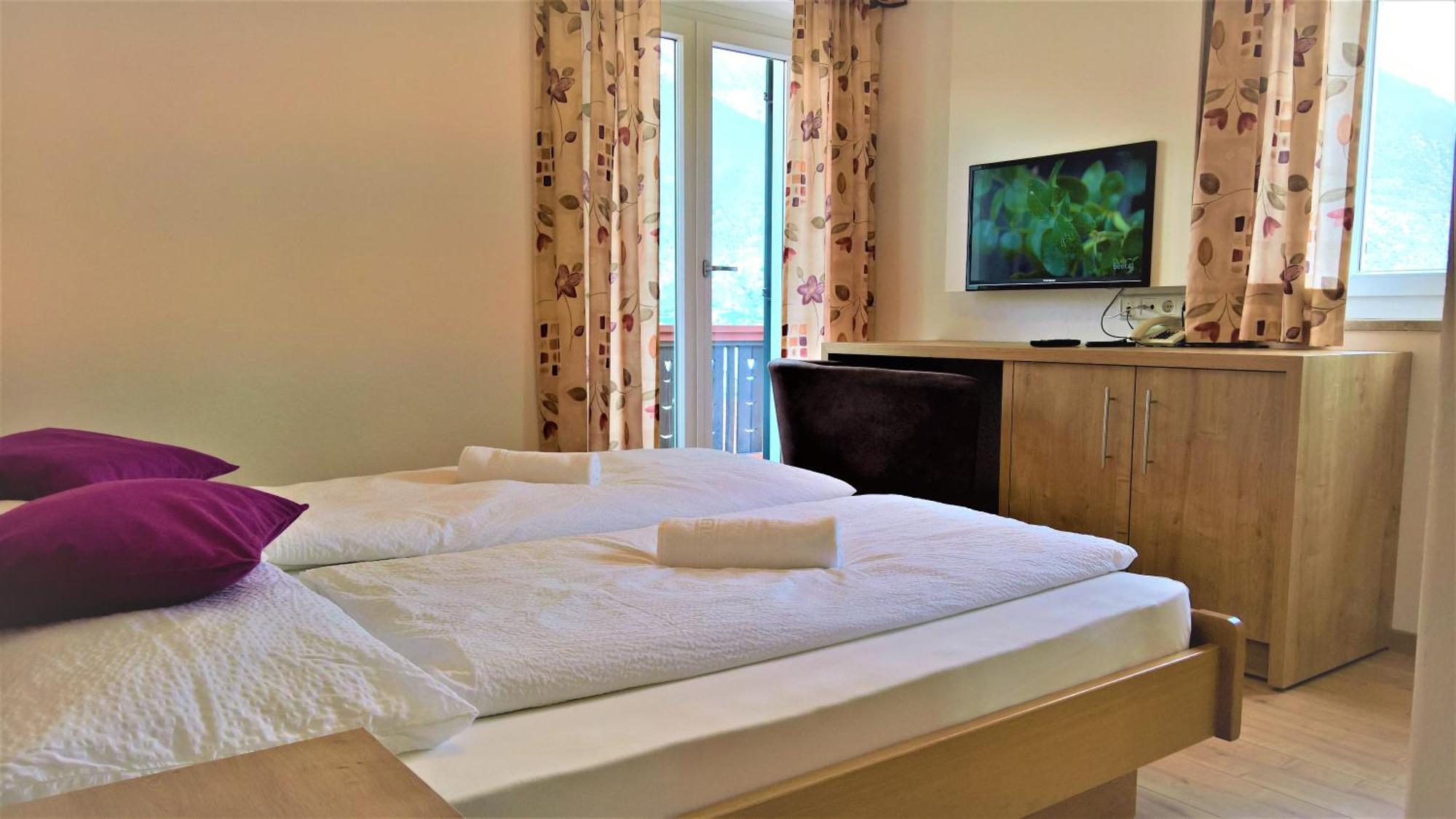 Hotel Krone Morter Bagian luar foto